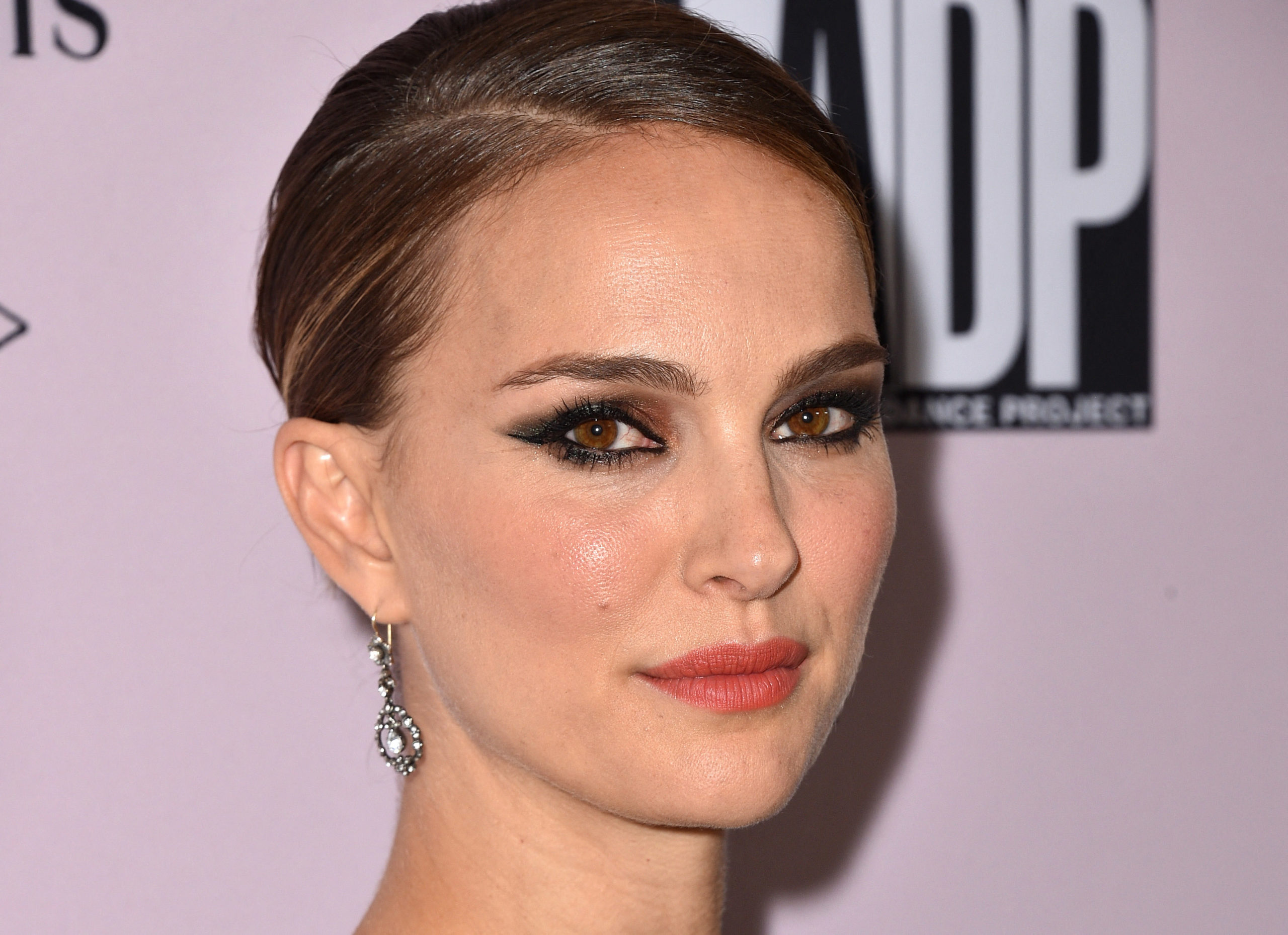 ナタリー ポートマン 子役時代に性的対象とされることから身を護るためにとった策 Celeb Times