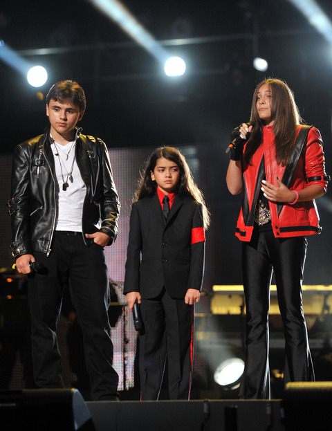 mj_tribute_040_wenn5736096