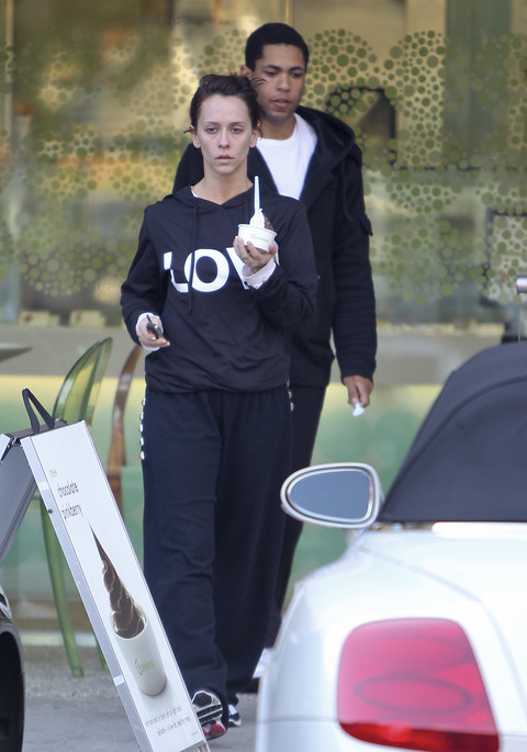 jhewitt112011_04_X17