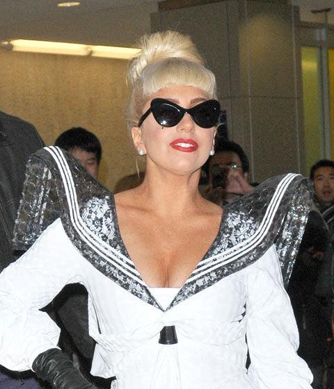 jfk_gaga_20111226_1