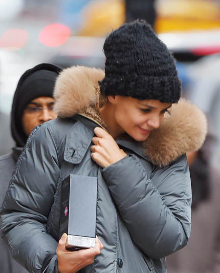 141211JKNY_KatieHolmes_02