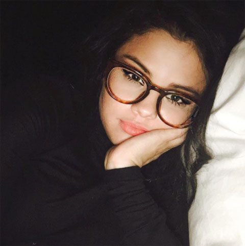 selena2017121_01