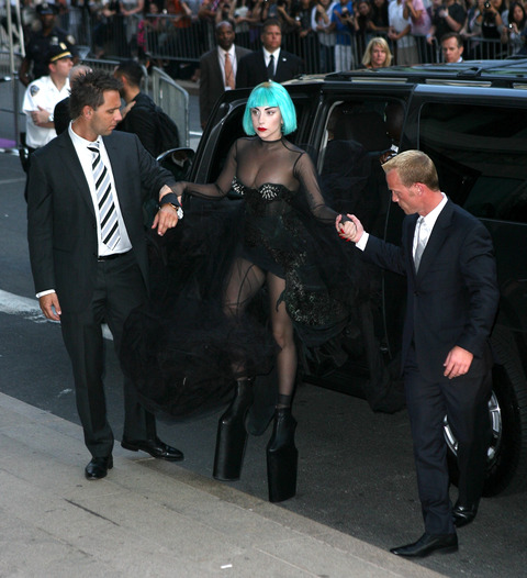 ladygaga060611_13_X17