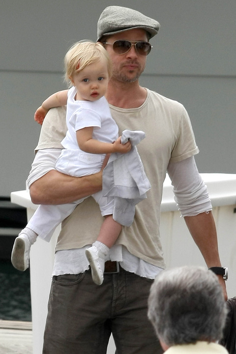 finalpixx016384-Brad-Pitt-daughter