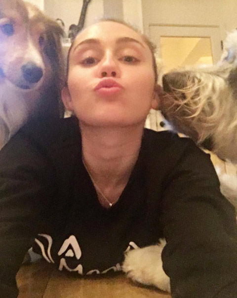 miley2017114_01
