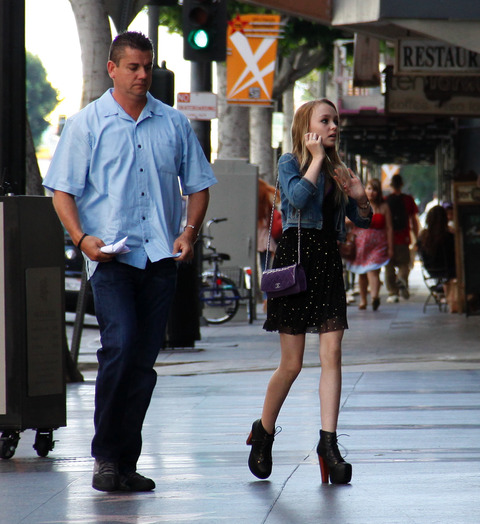 LilyRoseDepp061112_003_X17