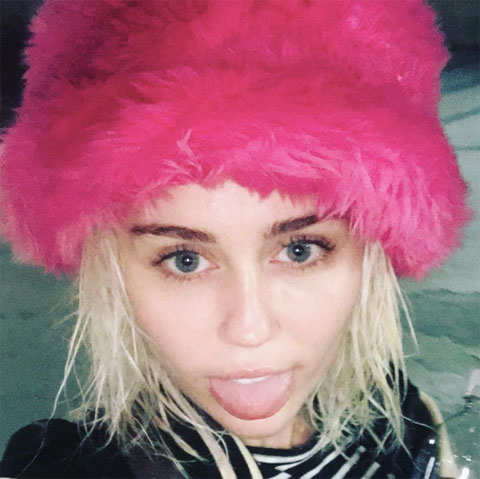 miley2016326_01