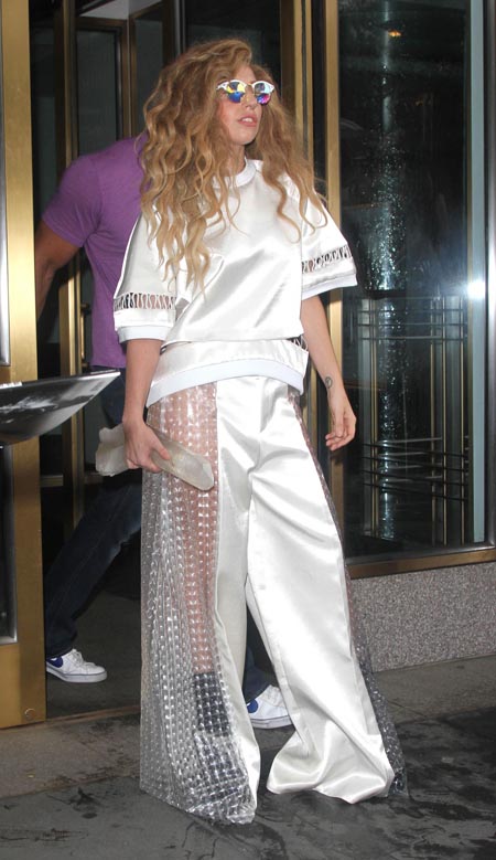 ladygaga2013823_1