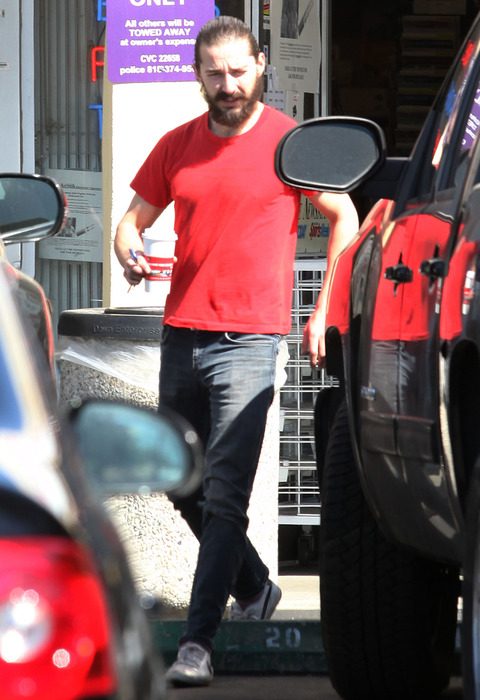 FFN_LaBeouf_Shia_EXC_MiguelFF_030912_8855978