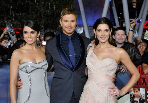 156407658EC095_The_World_Pr