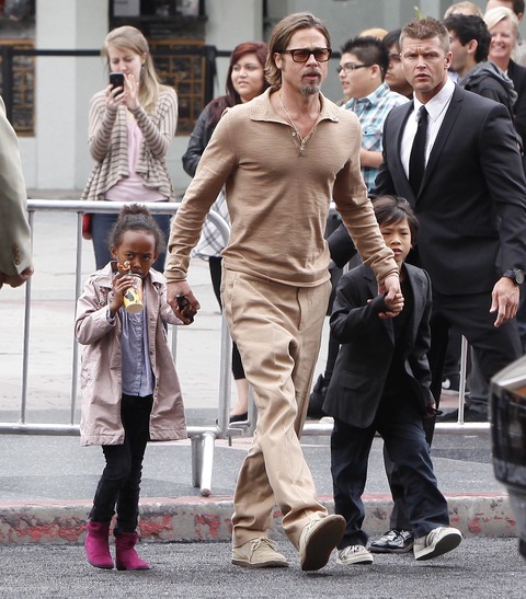 joliepittkid052211_24_X17