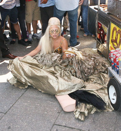 gaga09162011_3
