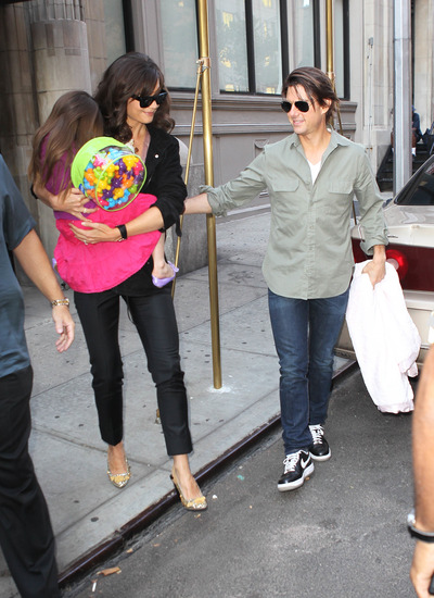 FP_5685106_Cruise_Holmes_CJNY_090710