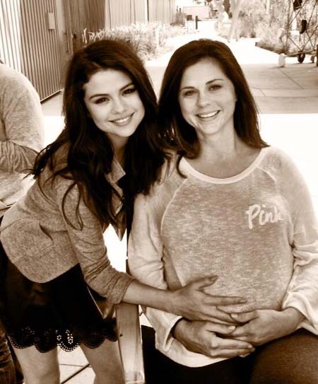 selena 2013514_03