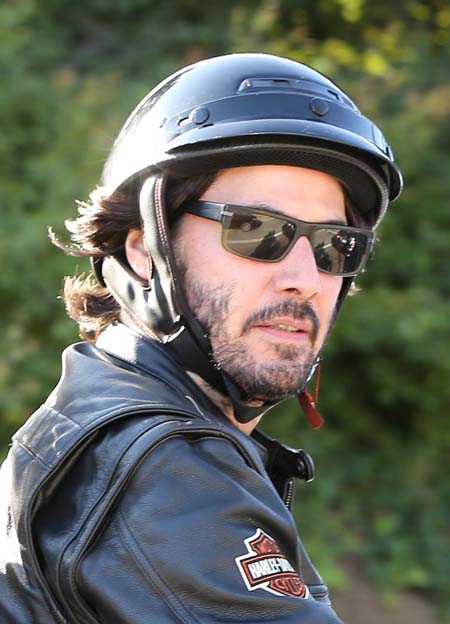 keanu201387_02