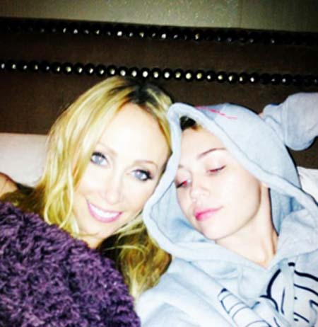 miley2013526_01