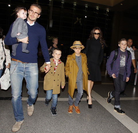 BeckhamFamily121611_01_X17