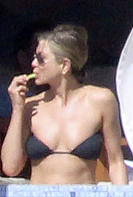 jenniferaniston20131231_02