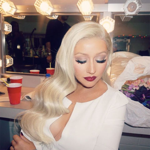 xtina2016103_01
