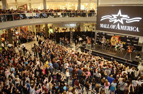 Minn_HungerGamesTN471