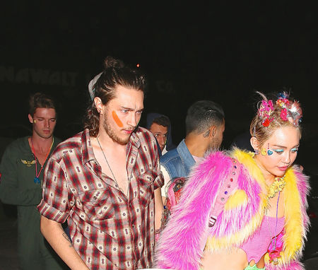 MileyCyrusPatrick1123_01