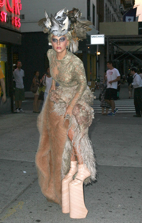 gaga09162011_1