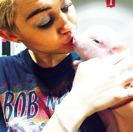 miley2014811_02