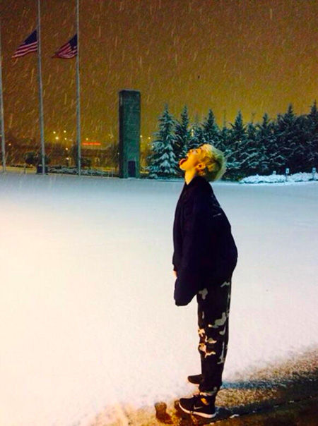 miley2014212_02