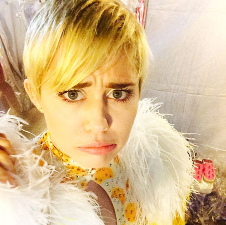 miley201929_05