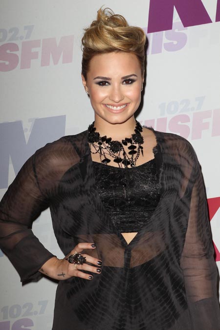 demi201394_01