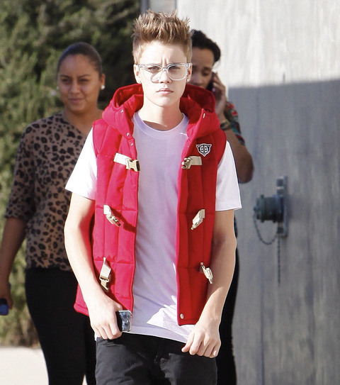 JBieber102811_03_X17