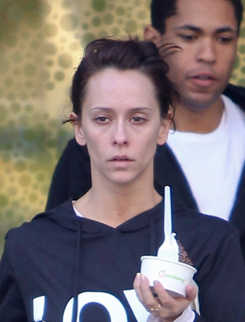 jhewitt112011_04_X171