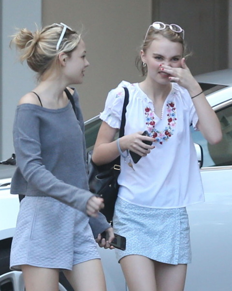 lilyrosedepp-2