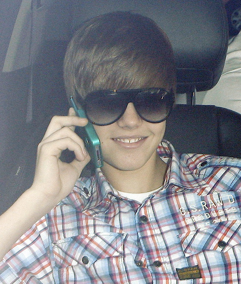 jbeiber090910_00_X17