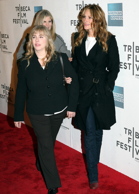 jrobertstribeca042311_09_X17