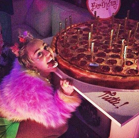 mileycyrus20141123_03