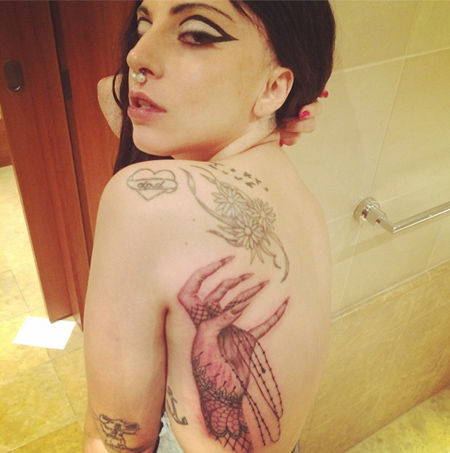ladygaga2014105_01