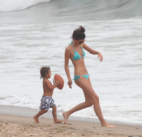 KendallJennerBIKINI071412_07_X17