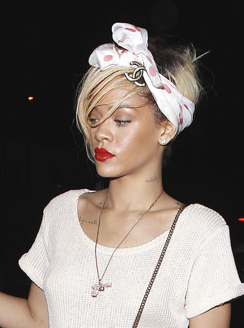 Rihanna2012323