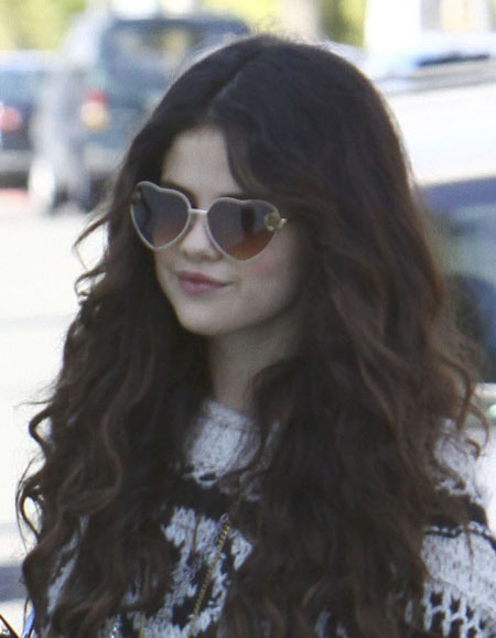 selena2013129_02