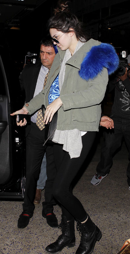 kendalljenner1216_01