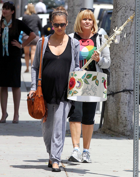 JESSICA ALBA 081111 03