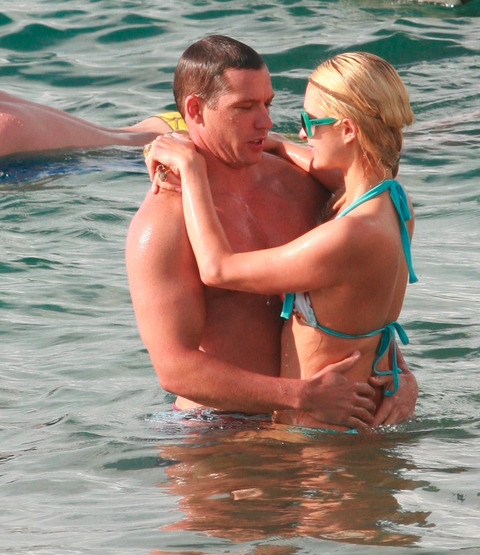 PHiltonBIKINI122310_07_X17