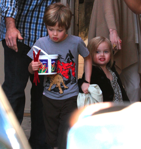 AJolieVivienne030312_12_X17