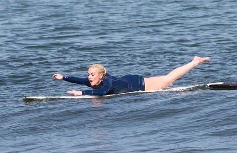lohansurfing081611_25_X17