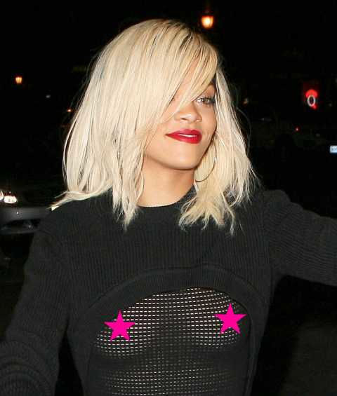 rihannaNIPPLE031112_02_X1711